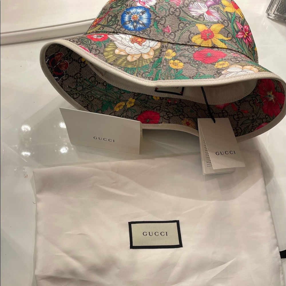 Gucci (GG) Multi Print Bucket Hat